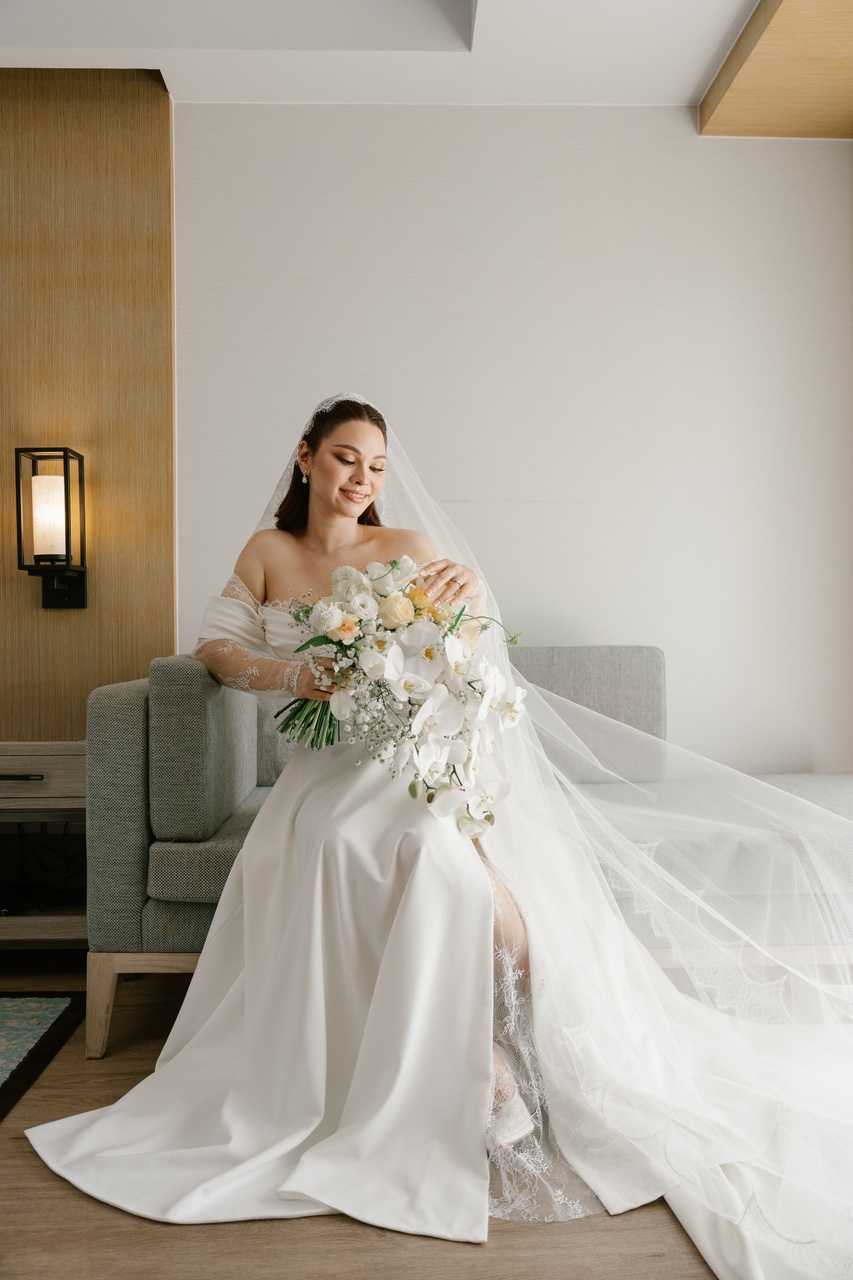Phuket wedding at Phuket Marriott Resort & Spa, Merlin Beach Thailand - wedding photography by Vasana Studio | 11_2
