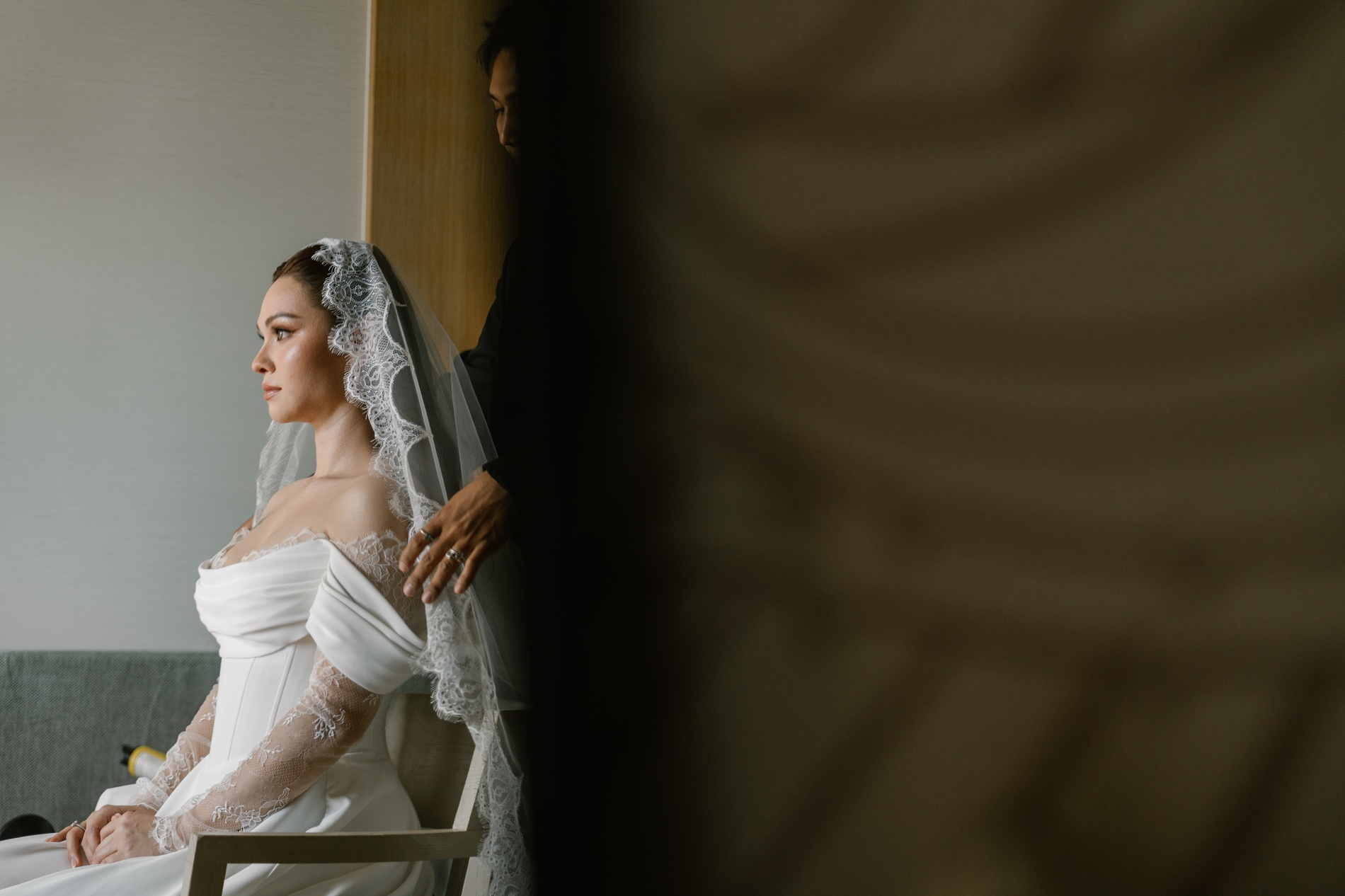 Phuket wedding at Phuket Marriott Resort & Spa, Merlin Beach Thailand - wedding photography by Vasana Studio | 12_1