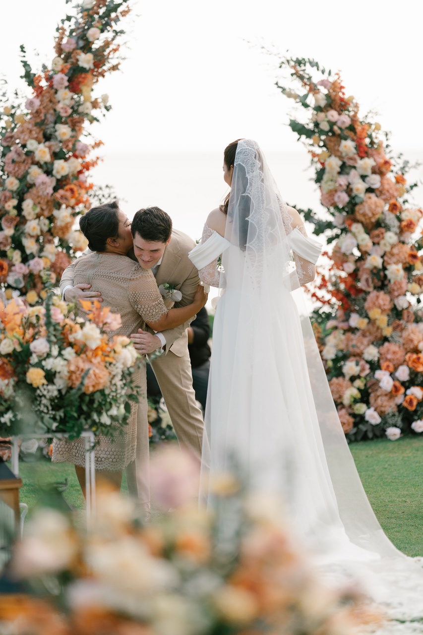 Phuket wedding at Phuket Marriott Resort & Spa, Merlin Beach Thailand - wedding photography by Vasana Studio | 28_3