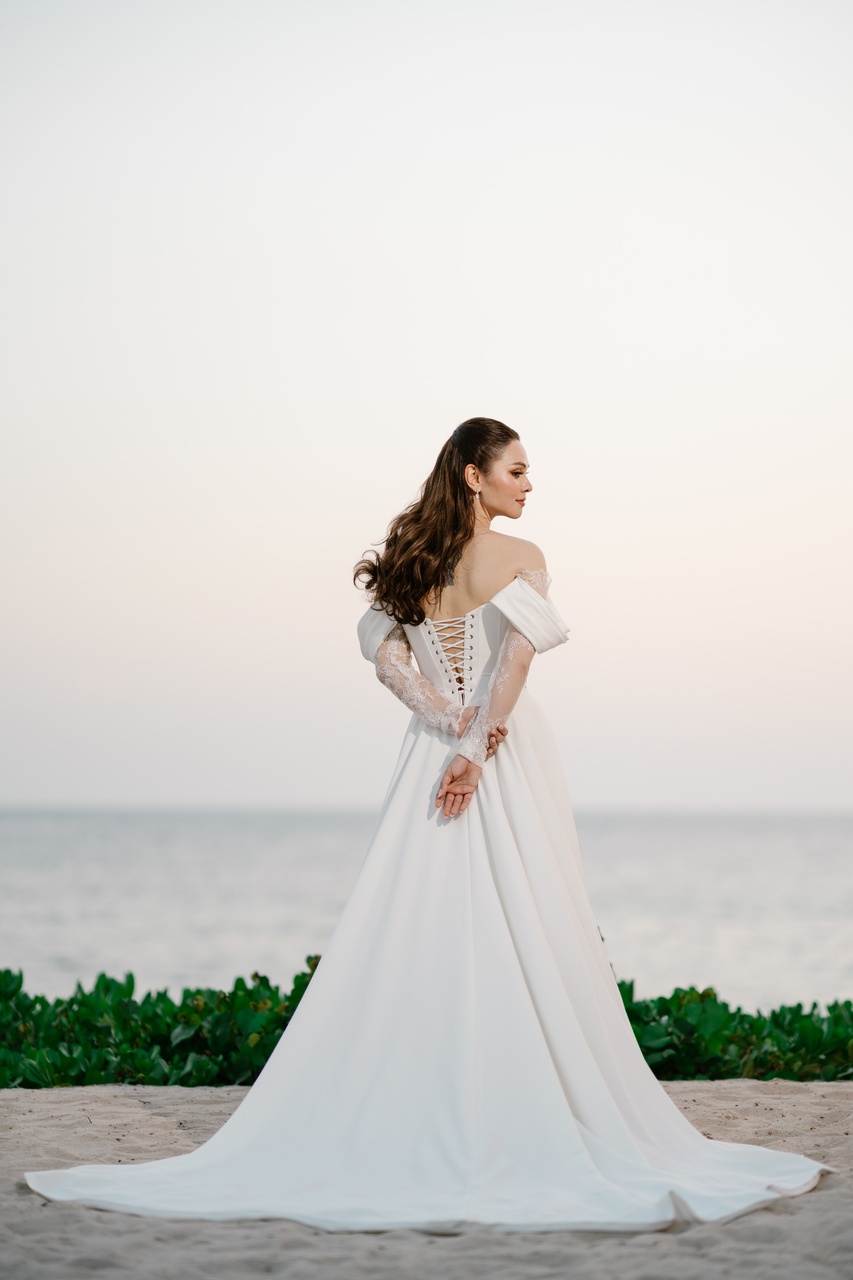 Mintra and James wedding at luxury resort wedding photography phuket