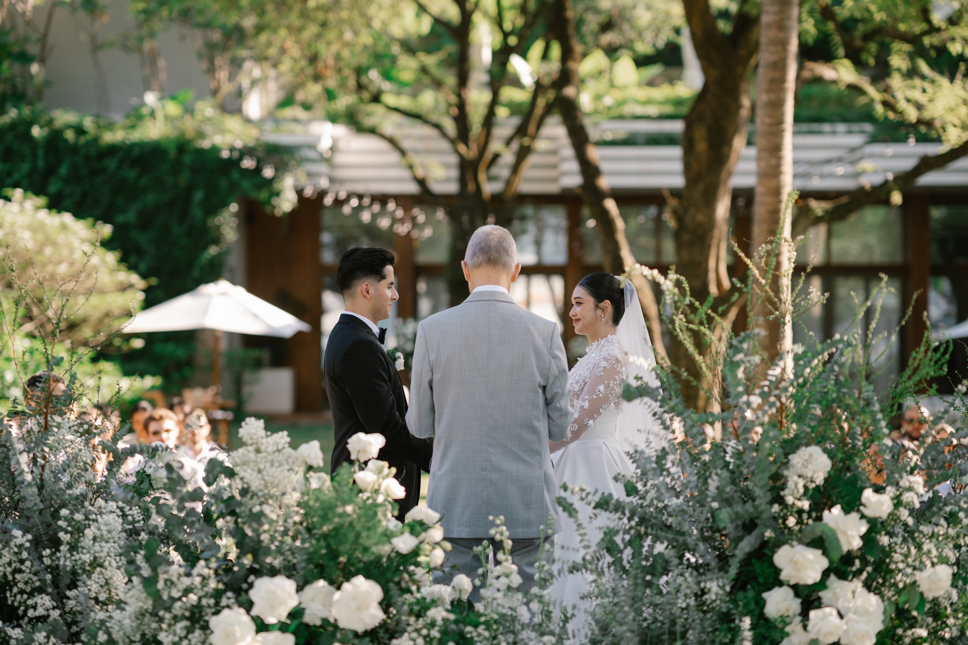 Phuket wedding at Rosewood - wedding photography by Vasana Studio | 44_2