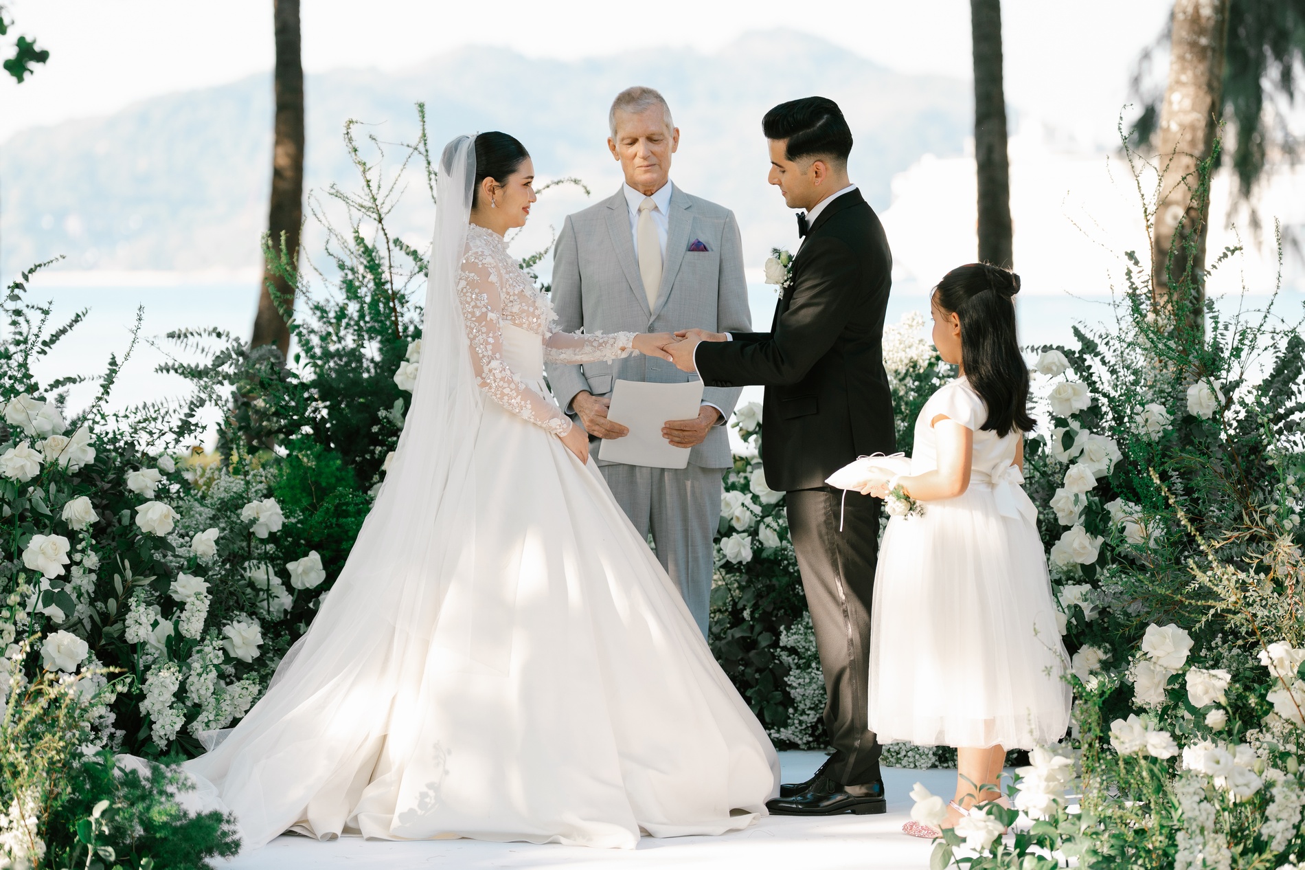 Phuket wedding at Rosewood - wedding photography by Vasana Studio | 49_2