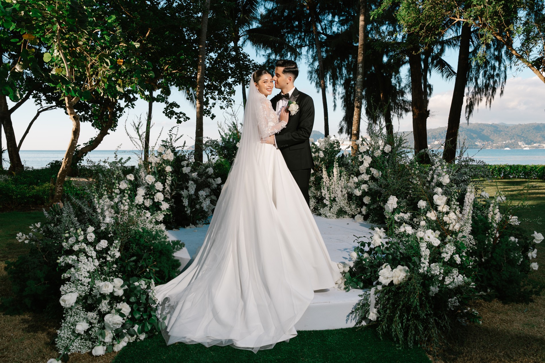 Phuket wedding at Rosewood - wedding photography by Vasana Studio | 65_1