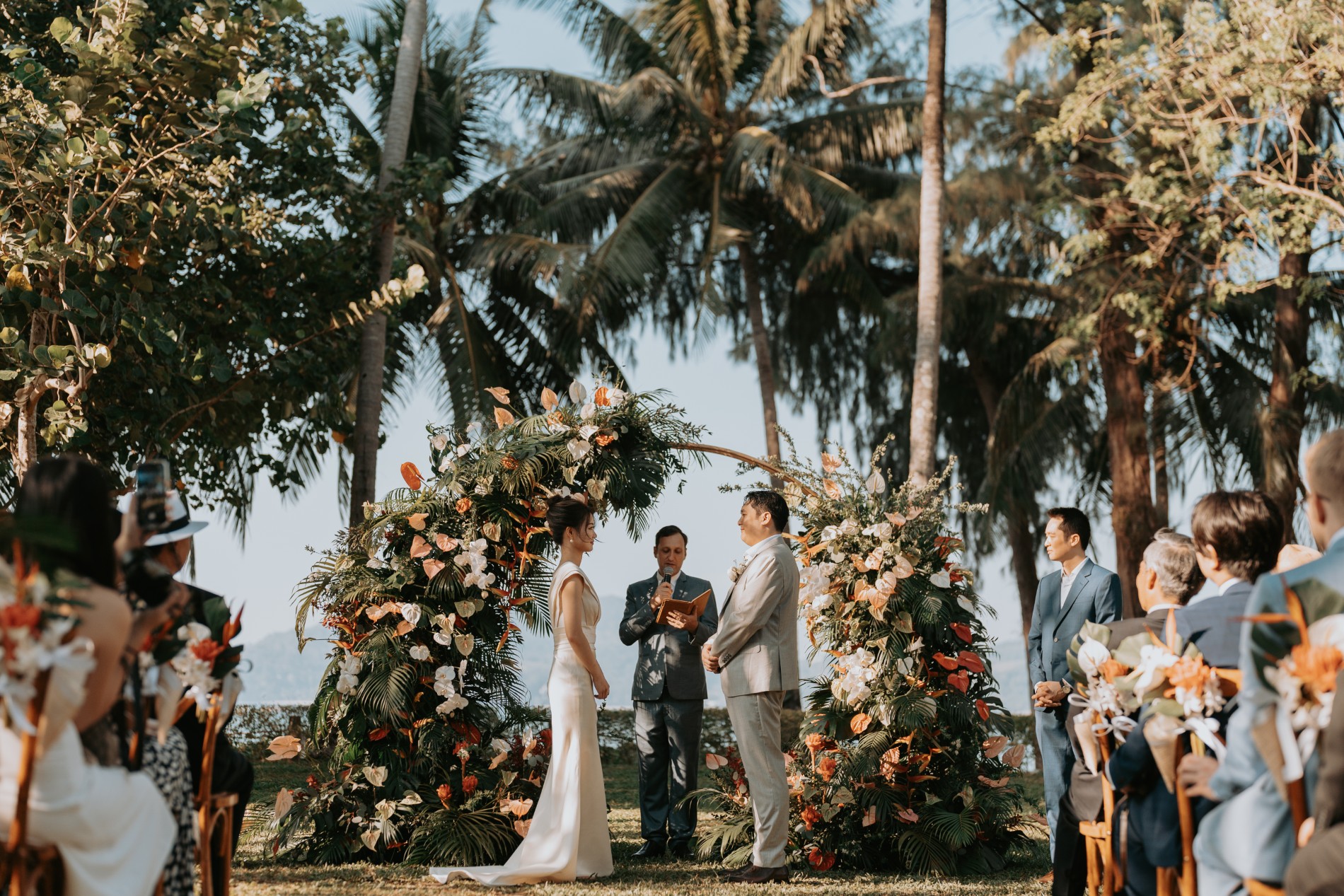 Phuket wedding at Rosewood - wedding photography by Vasana Studio | 10_2