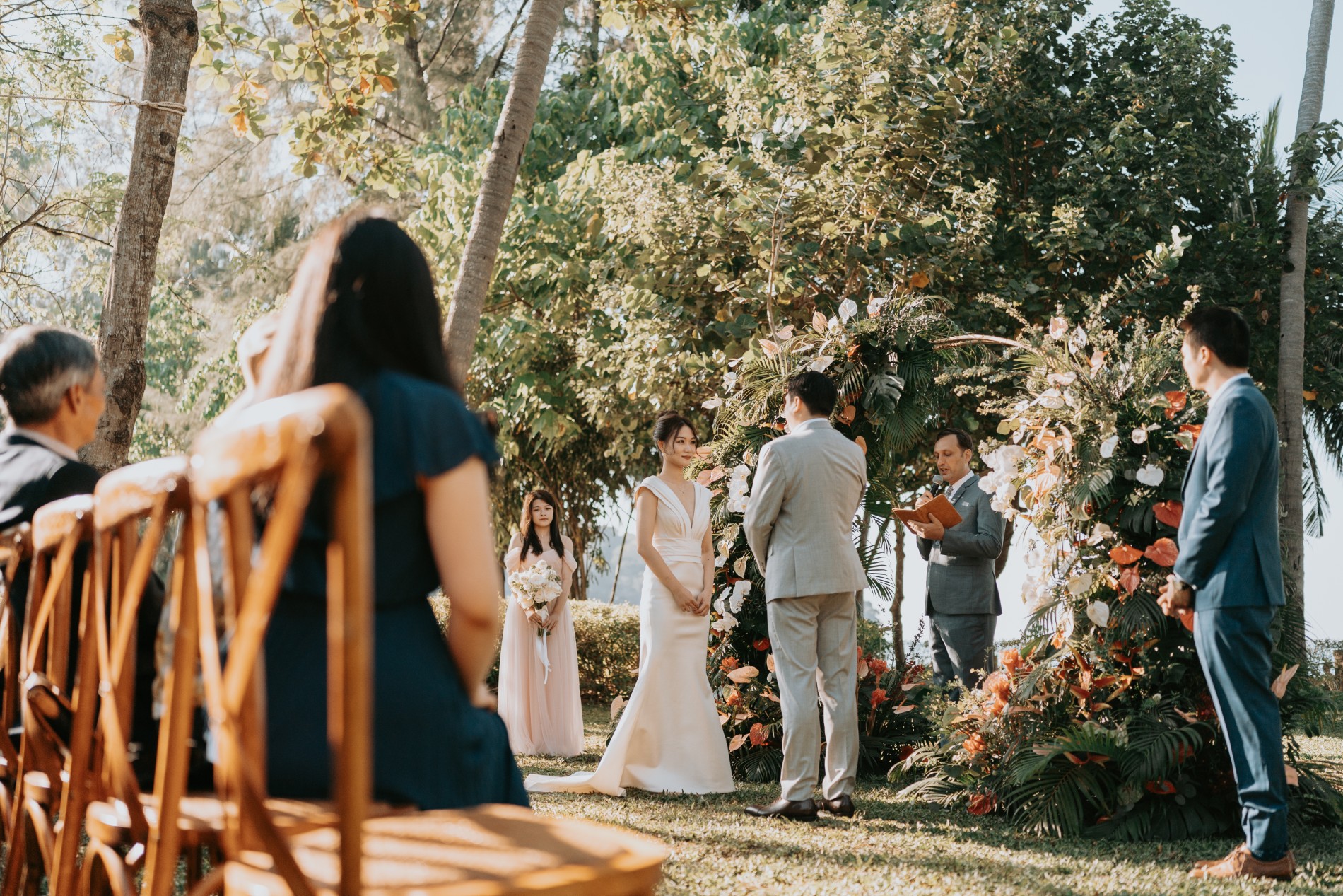Phuket wedding at Rosewood - wedding photography by Vasana Studio | 12_2