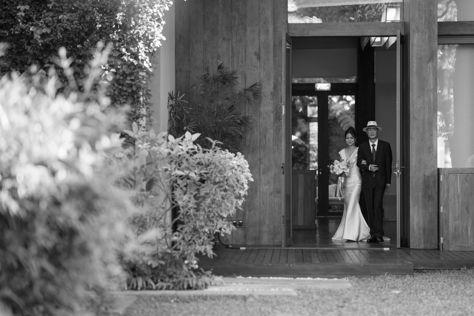 Phuket wedding at Rosewood - wedding photography by Vasana Studio | 5_2