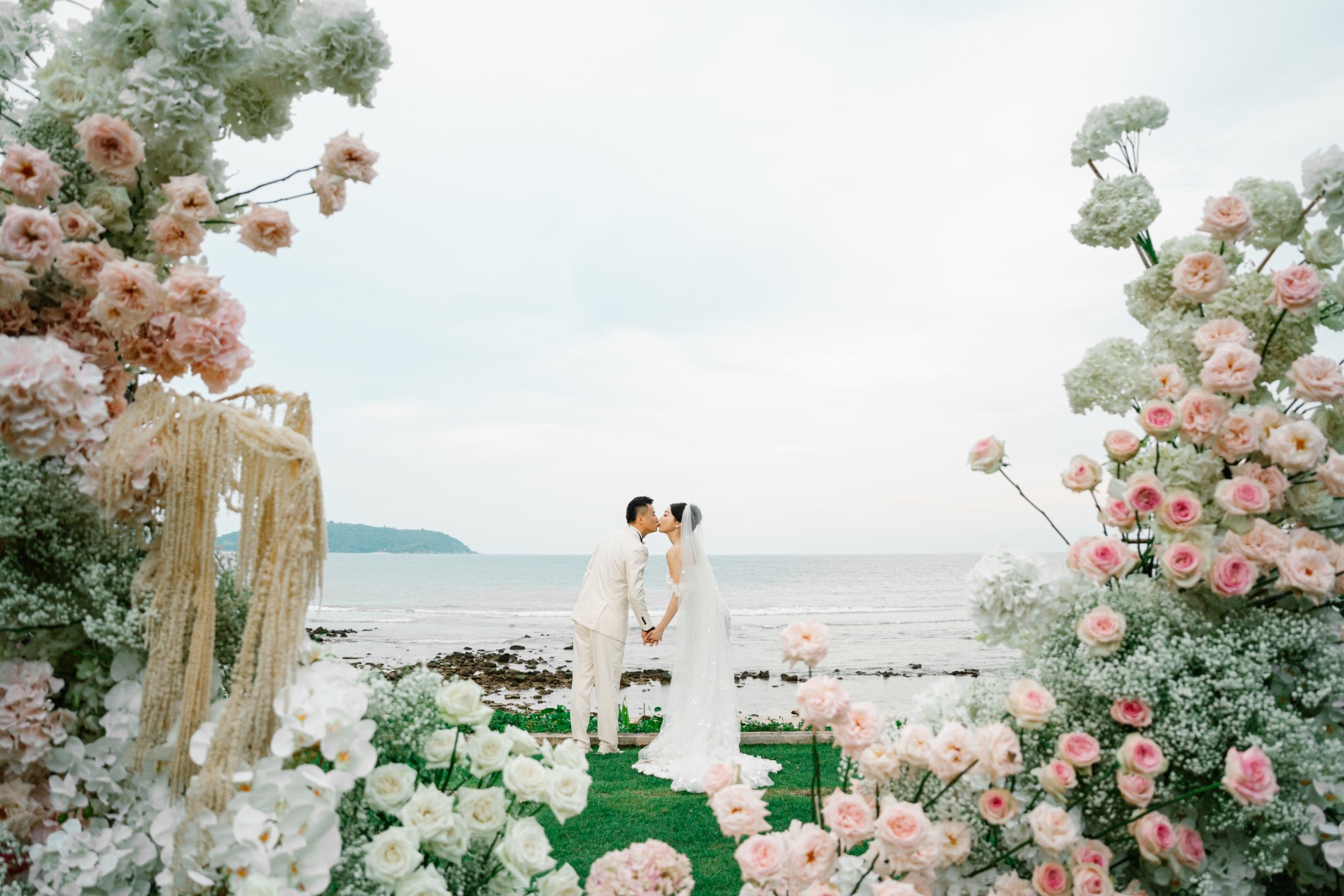 Phuket wedding at The Naka - wedding photography by Vasana Studio | 59_2