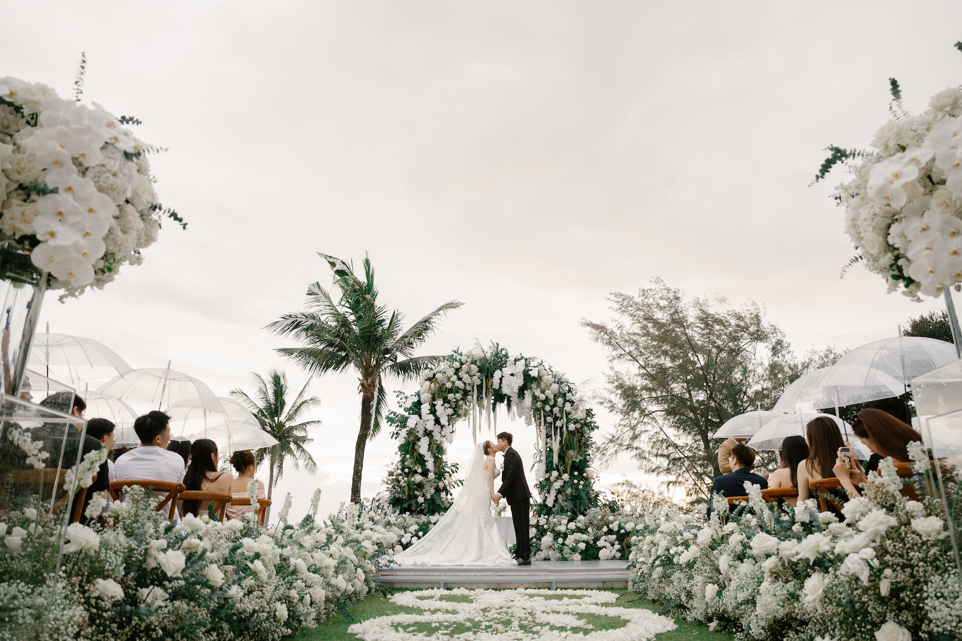 Phuket wedding at Trisara - wedding photography by Vasana Studio | 51_2